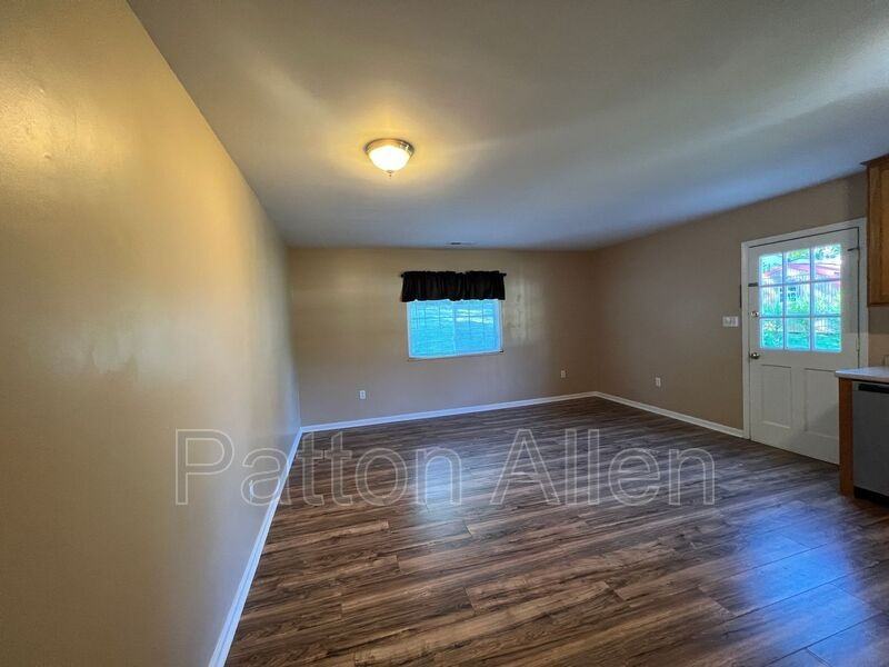 88 Lees Creek Rd - Photo 7 of 22