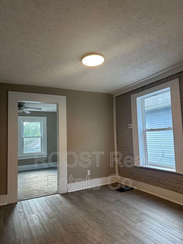 361 1/2 S Harris Ave #361-1-2 - Photo 4 of 9