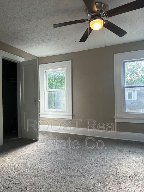361 1/2 S Harris Ave #361-1-2 - Photo 6 of 9