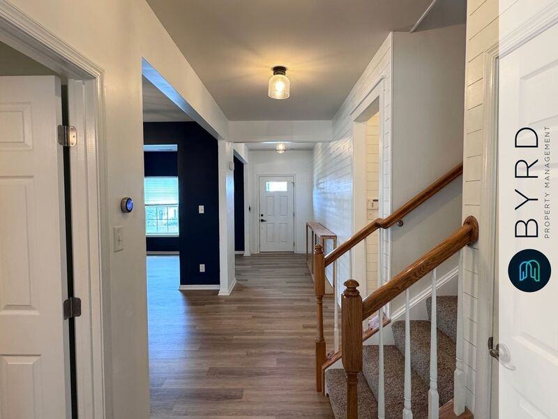 7025 Heartleaf Ln - Photo 2 of 32