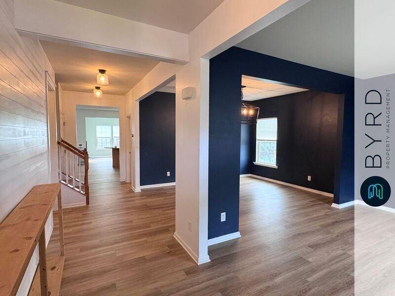7025 Heartleaf Ln - Photo 3 of 32