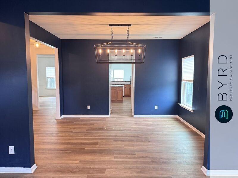 7025 Heartleaf Ln - Photo 4 of 32