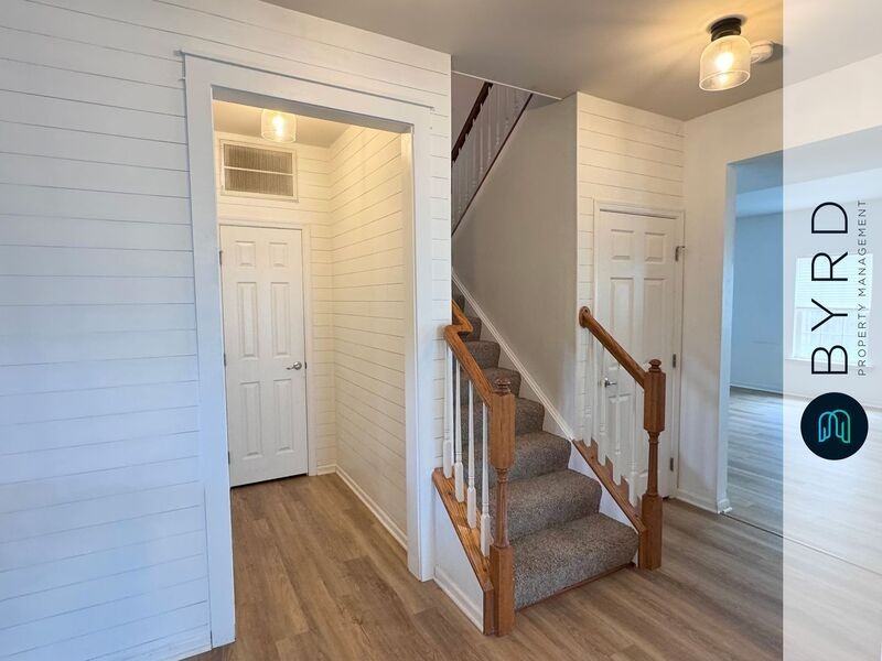 7025 Heartleaf Ln - Photo 6 of 32