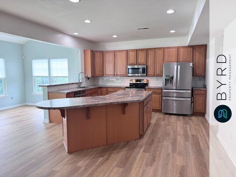 7025 Heartleaf Ln - Photo 7 of 32