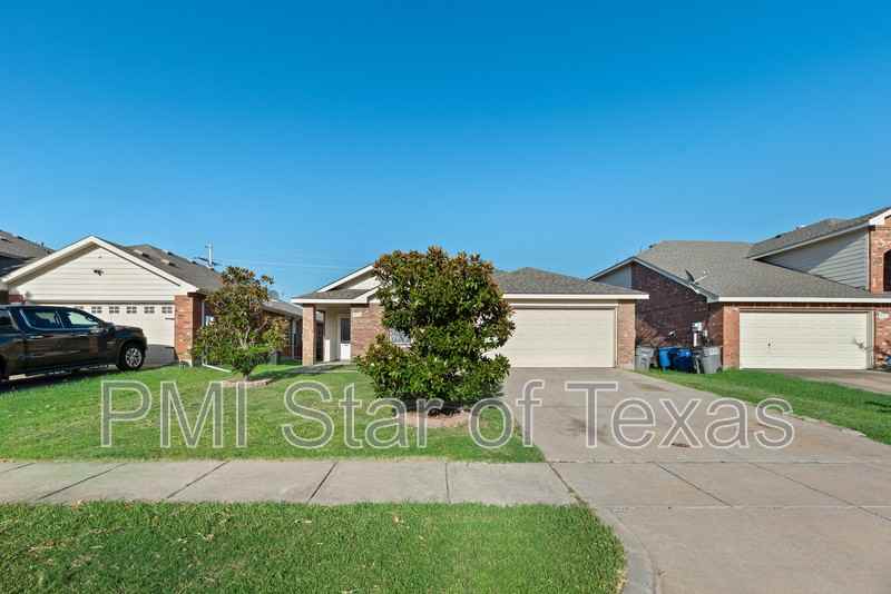 1034 Churchill Drive - Photo 2 of 29