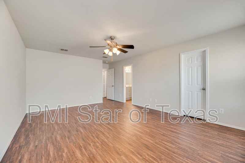 1034 Churchill Drive - Photo 5 of 29