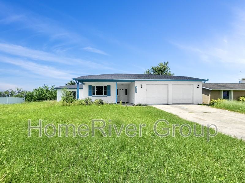 7010 Southwind Dr - Photo 2 of 25