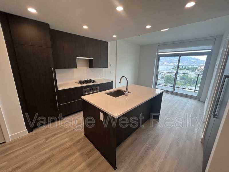 1009 Leon Ave - Photo 2 of 9