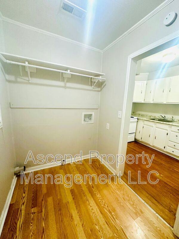 5317 Spriggs Street #B - Photo 7 of 7