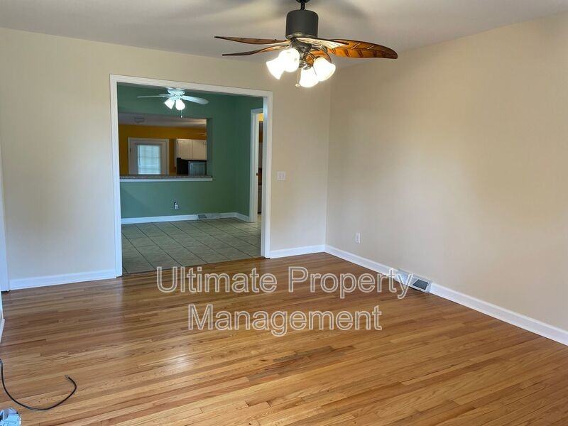 305 Ilex Dr - Photo 2 of 13