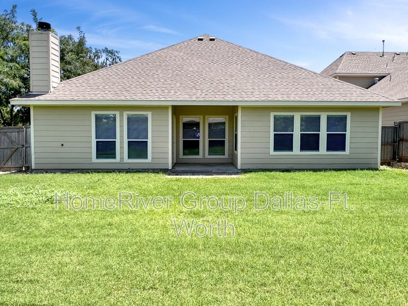 9400 Saw Dust Dr - Photo 3 of 25