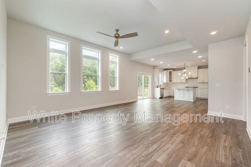 209 Forsythia Ln - Photo 3 of 49