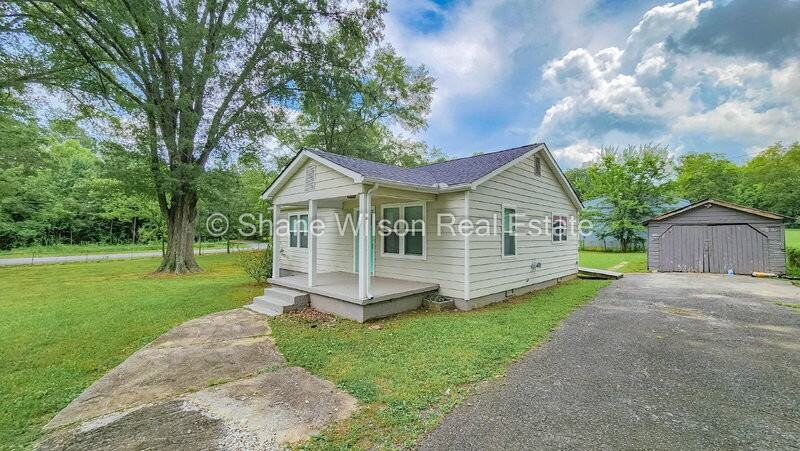 108 Roberts Dr - Photo 2 of 15