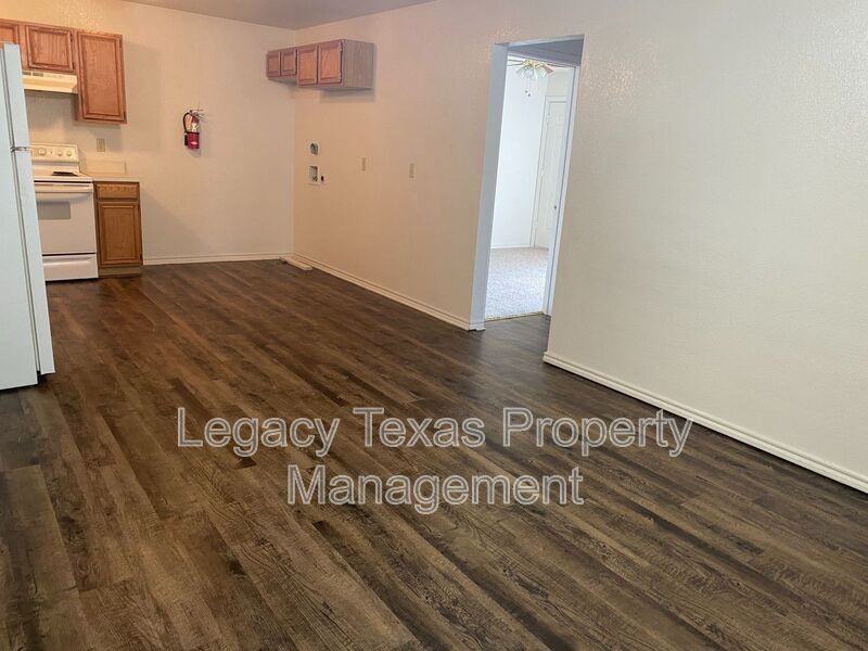 1110 Williams Ave #C