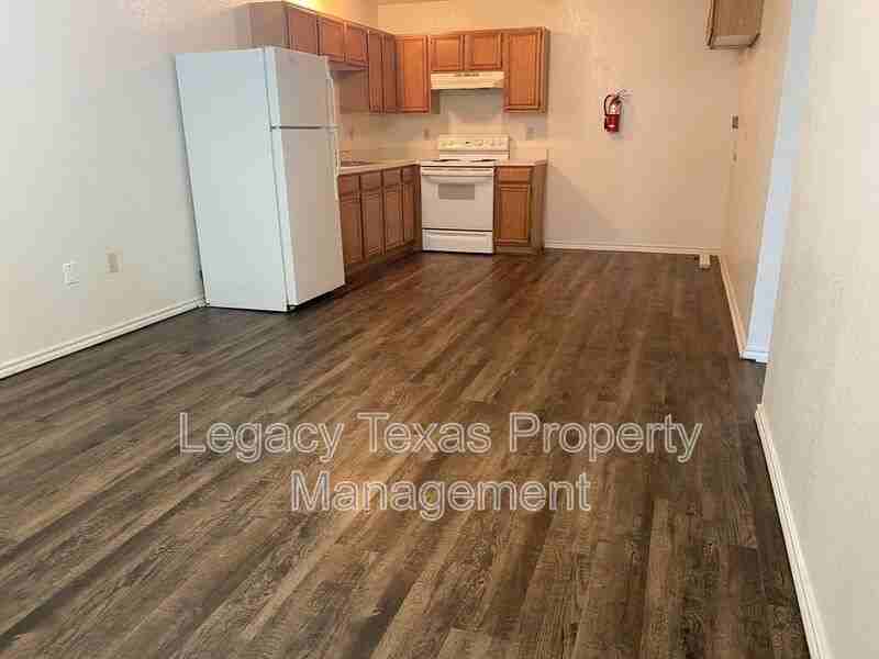 1110 Williams Ave #C - Photo 5 of 17