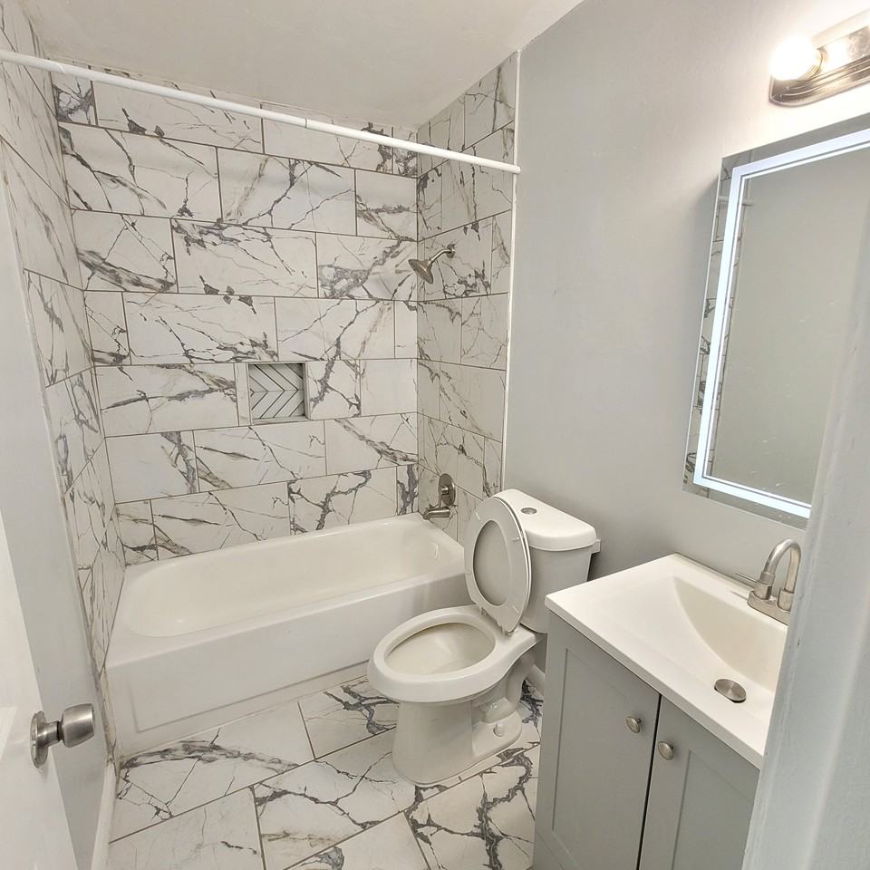 425 North Gilmer Street - Photo 6 of 17