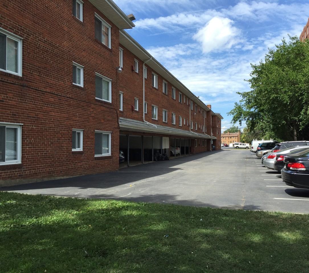 Ballston Gardens - Photo 5 of 50