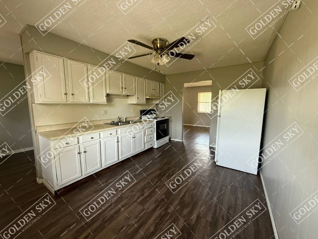 6407 East Piccadilly Road - Photo 4 of 10