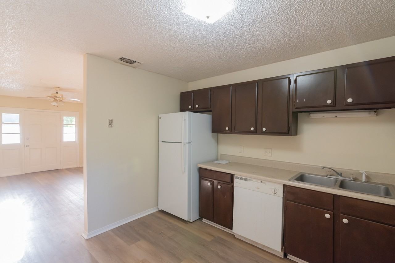 3216 Jim Lee Road - Photo 7 of 13