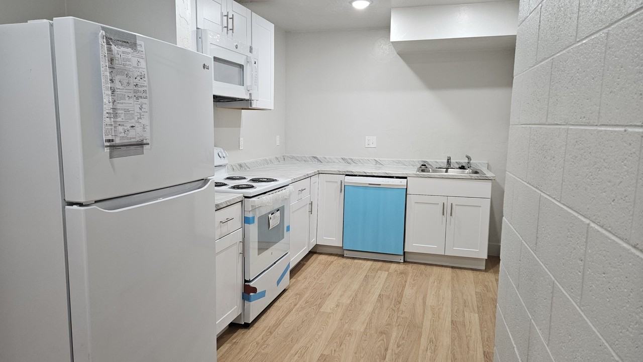 1180 Cove View Road - Photo 4 of 9