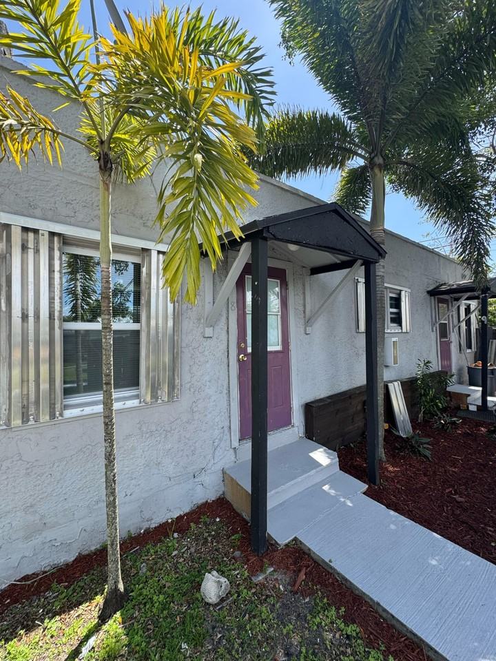 25 SW 10 LLC - Photo 2 of 13