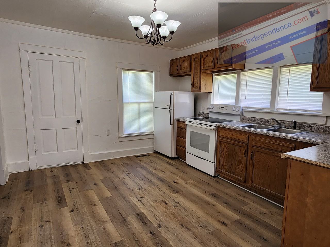 302 4th Avenue Southeast - Photo 2 of 9