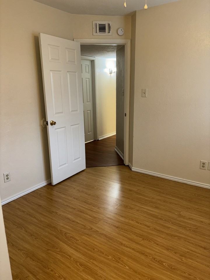 2406 Sunflower Drive - Photo 3 of 10