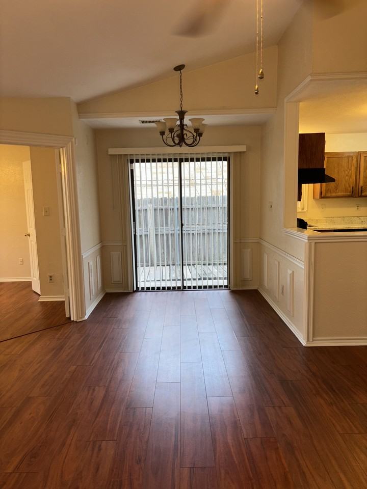 2406 Sunflower Drive - Photo 6 of 10