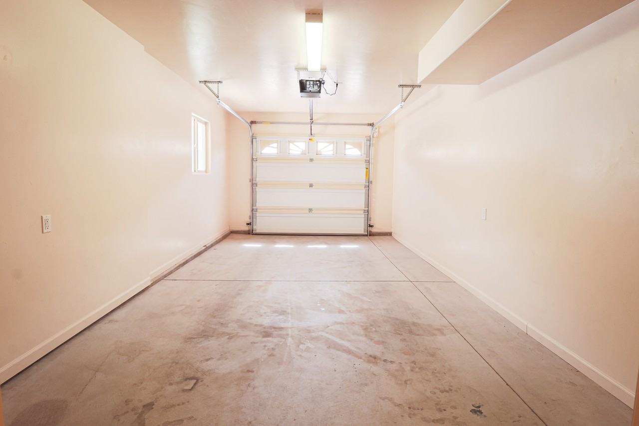 2589 East Cactus Road - Photo 5 of 38