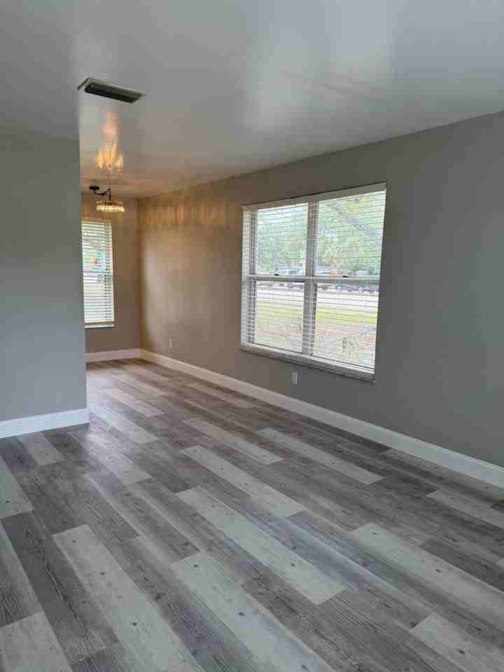 1745 6th Avenue - Photo 4 of 34