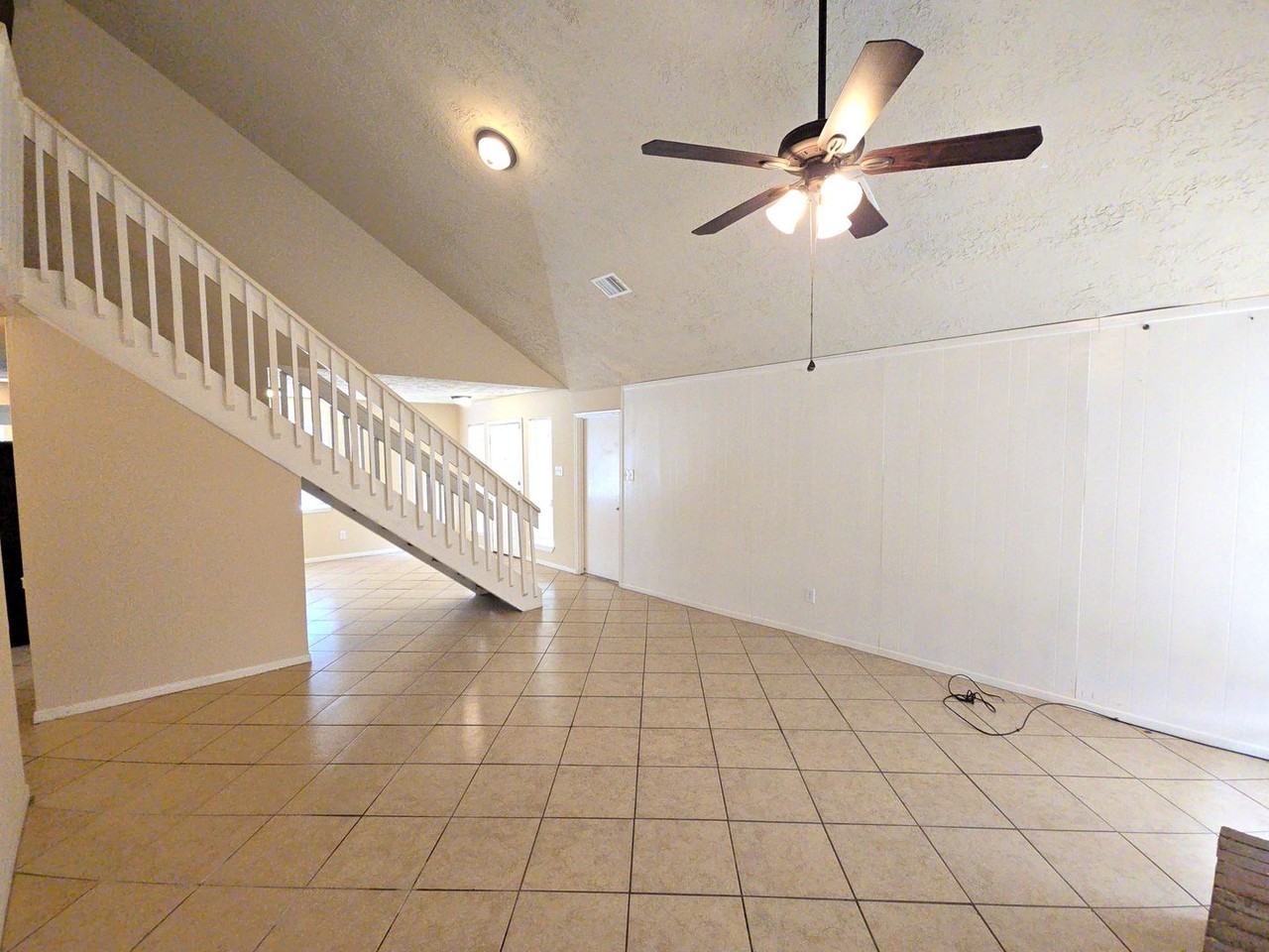 4718 Reynaldo Dr - Photo 6 of 30