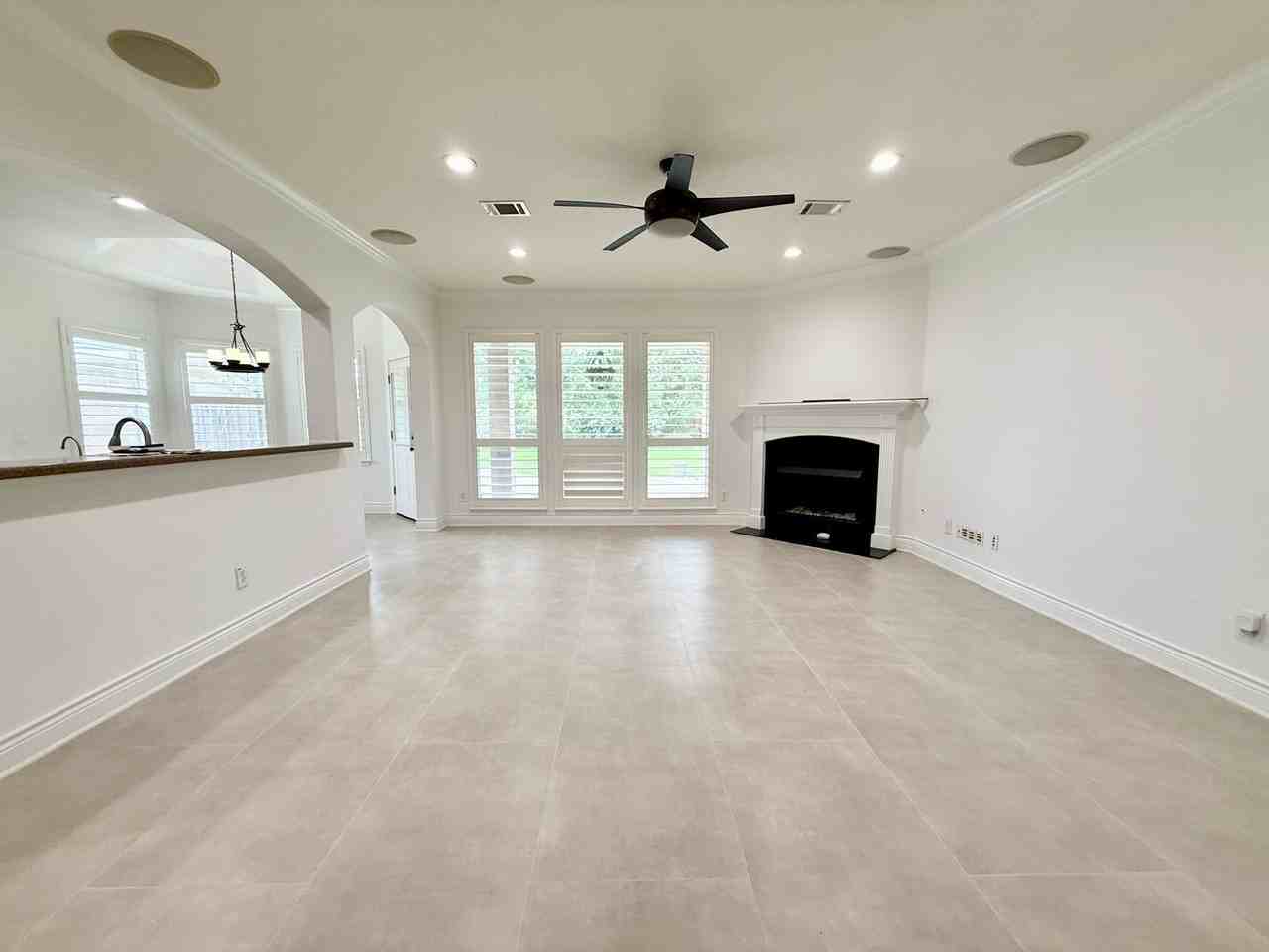 8431 Big Bend Dr - Photo 2 of 27