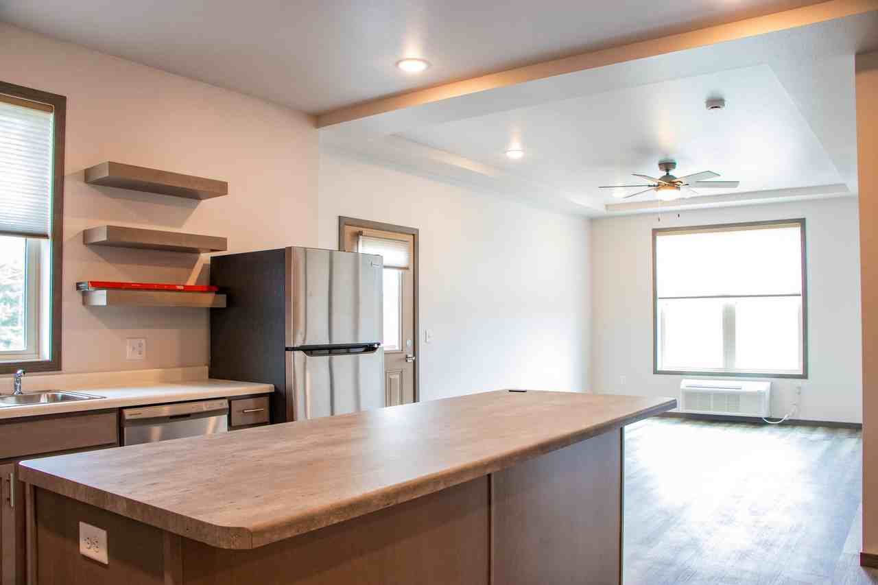2460 Golf Rd #201