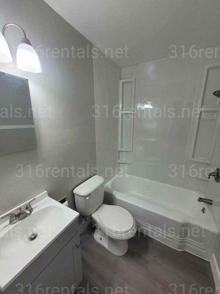 1506 N Waco Ave #1512 - Photo 2 of 4