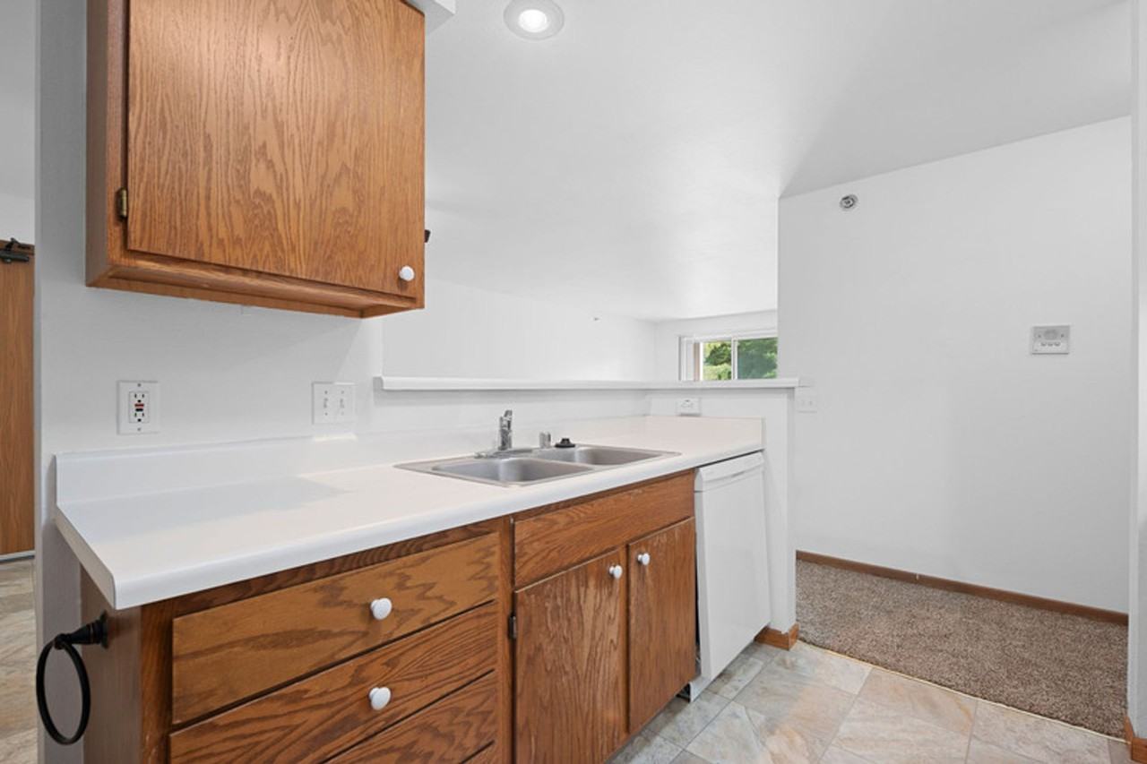 2021 Barton Avenue - Photo 5 of 36