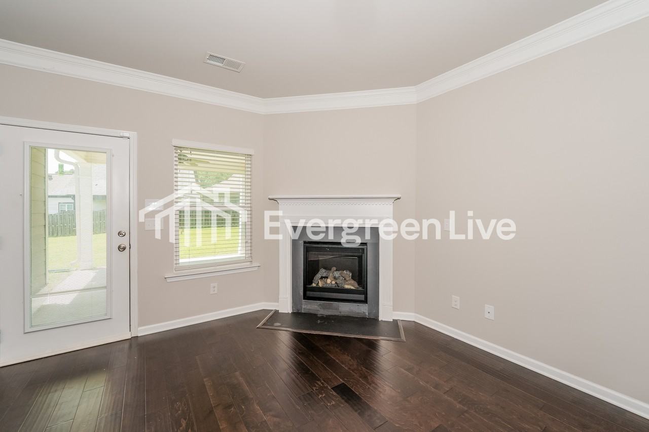 4140 Overlook Cir - Photo 3 of 16