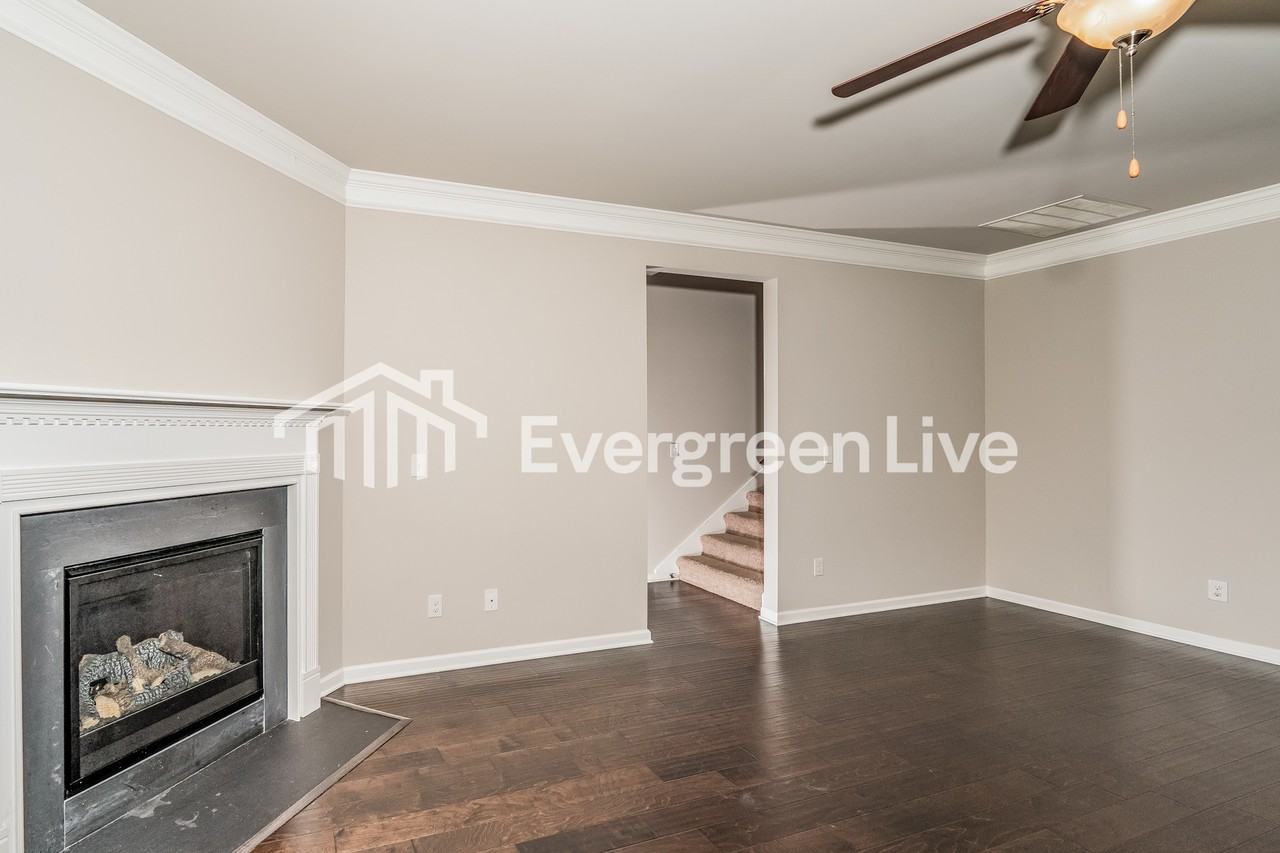 4140 Overlook Cir - Photo 4 of 16