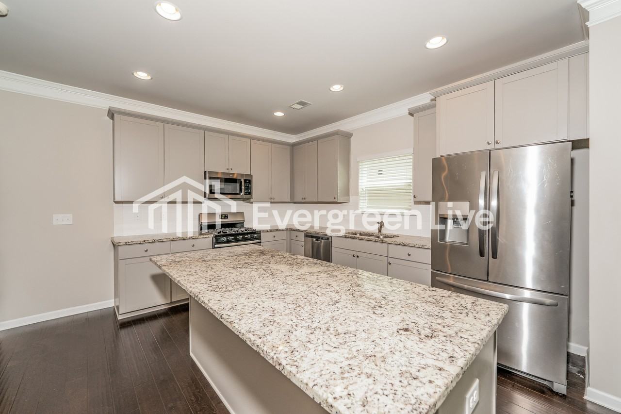 4140 Overlook Cir - Photo 6 of 16