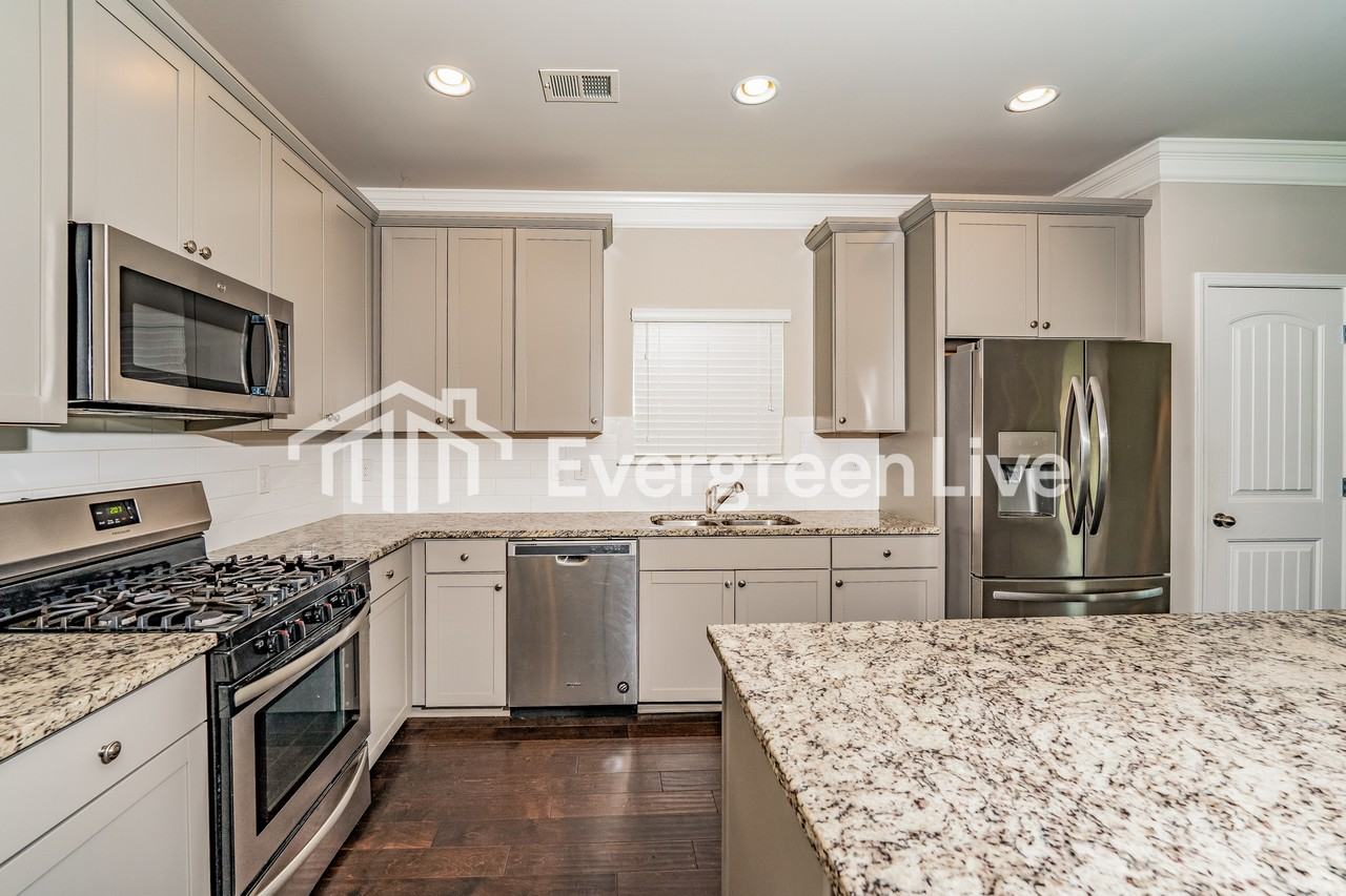 4140 Overlook Cir - Photo 7 of 16