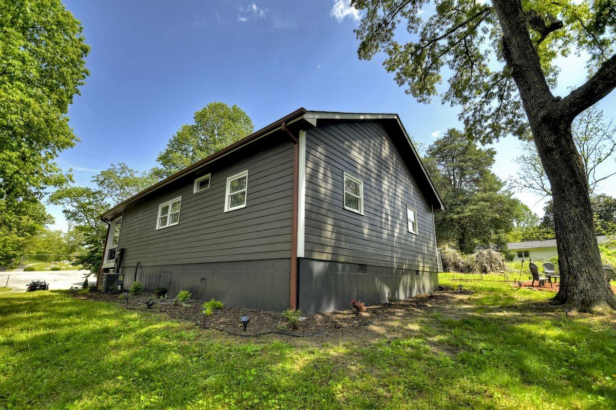 92 Asbury St - Photo 5 of 42