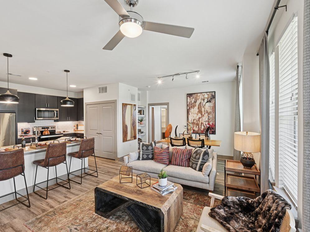 Avalon Benbrook - Photo 4 of 37