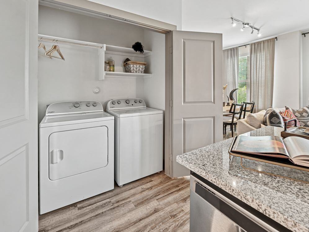 Avalon Benbrook - Photo 5 of 37