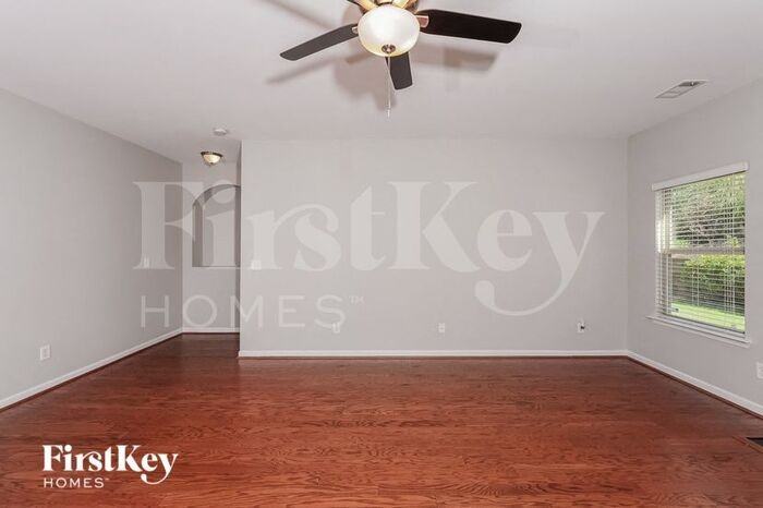 623 Dulion Dr - Photo 3 of 15