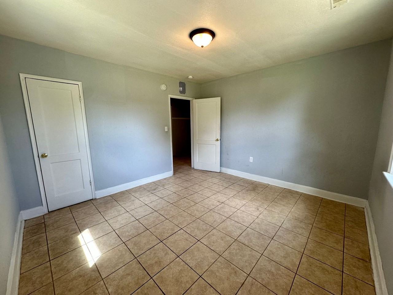 652A Miller Rd - Photo 5 of 7