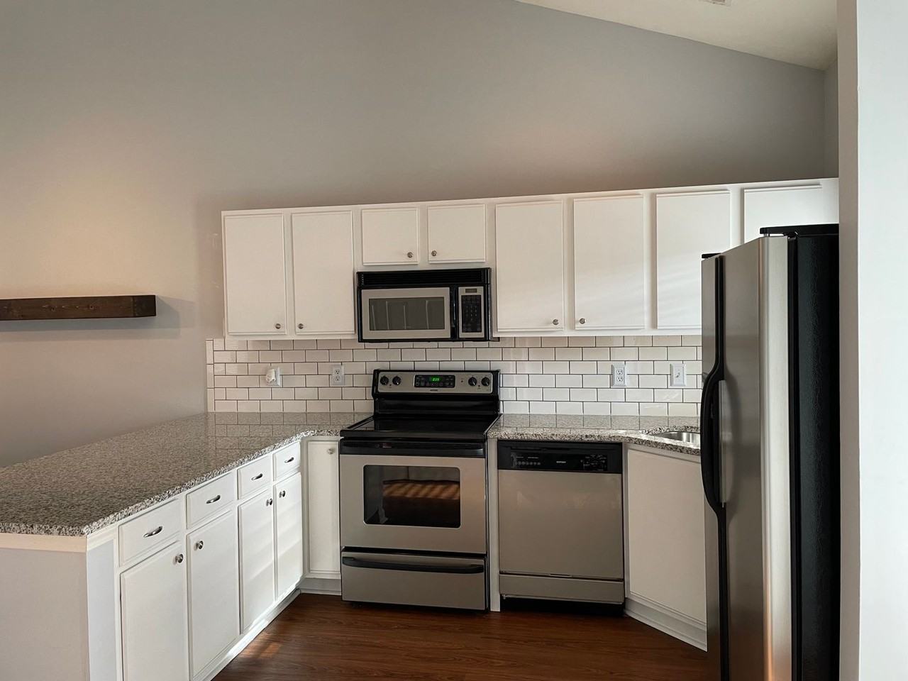 221 Hibiscus Way - Photo 2 of 14
