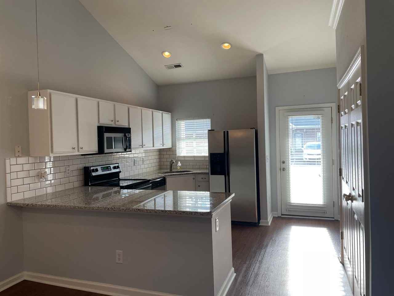 221 Hibiscus Way - Photo 3 of 14