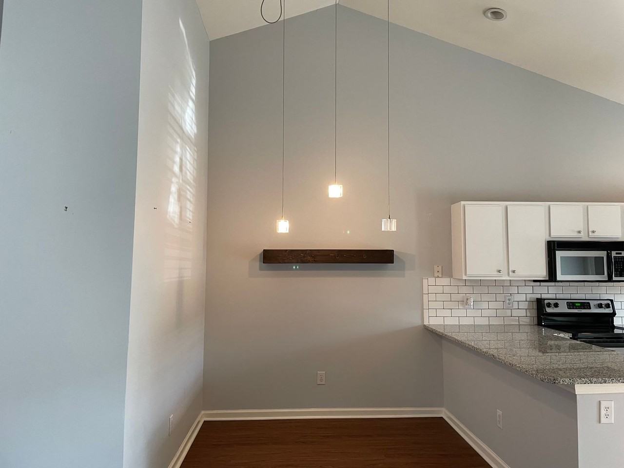 221 Hibiscus Way - Photo 4 of 14