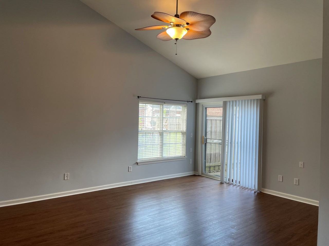 221 Hibiscus Way - Photo 5 of 14