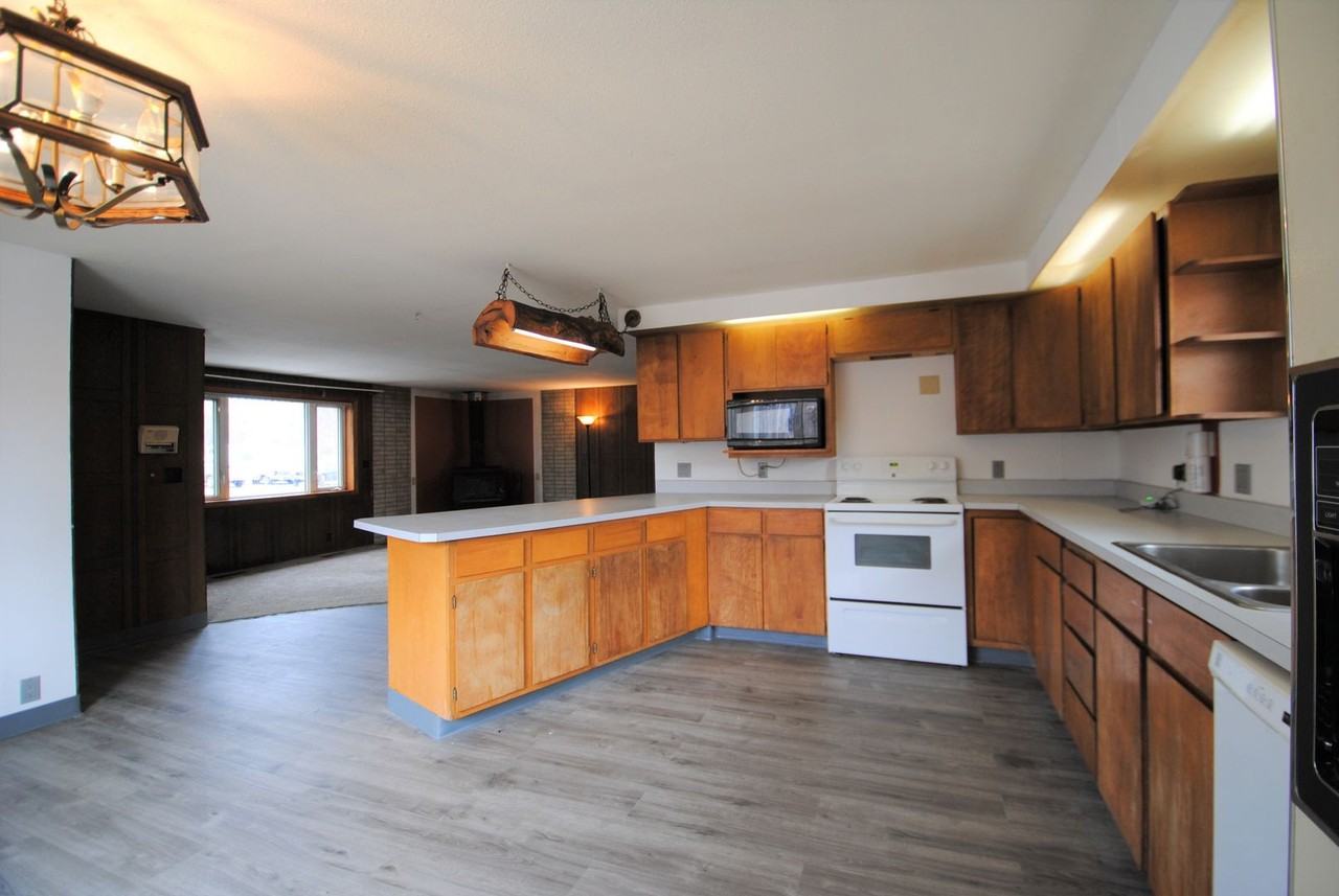 2088 Kaylee Ln - Photo 3 of 17