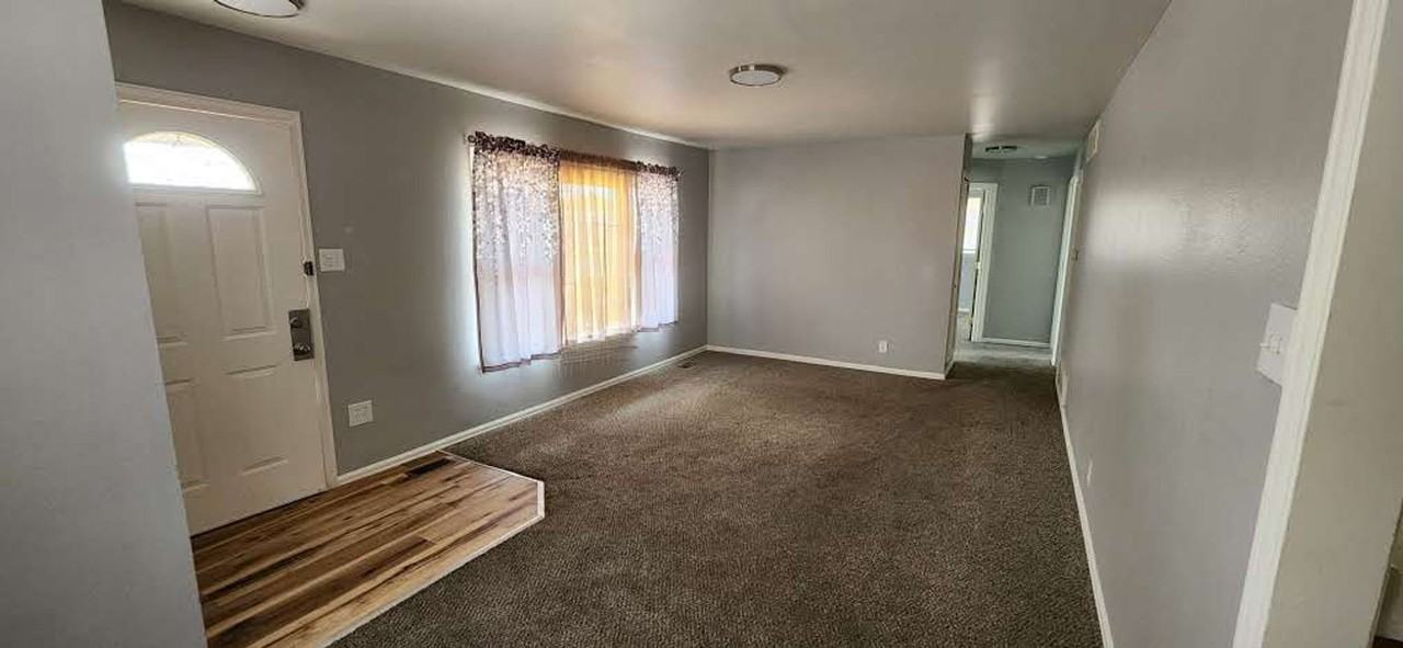 2016 Hollywood Dr - Photo 2 of 18